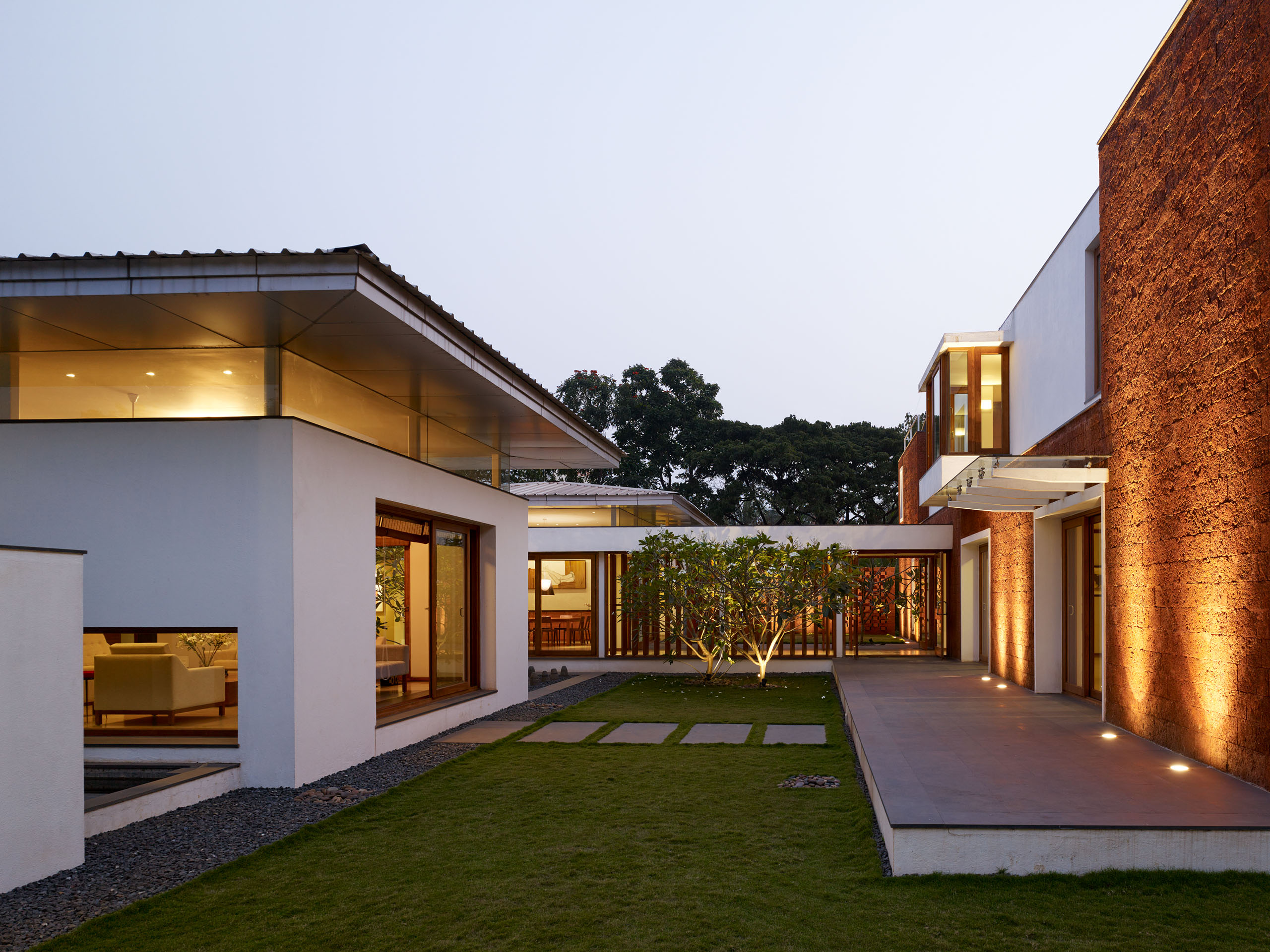 E13430 ALPA 036781 j2560